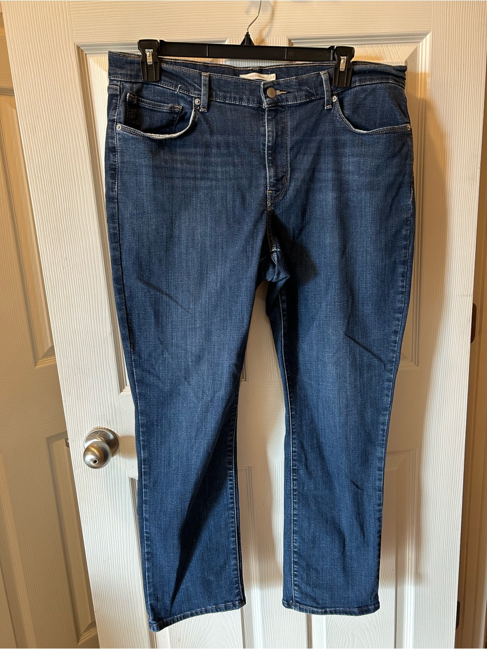 Levi's Size 18 Women’s Classic Stretch Straight Leg Dark Blue Denim Jeans EUC